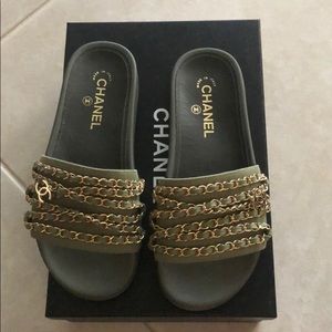 Chanel slides